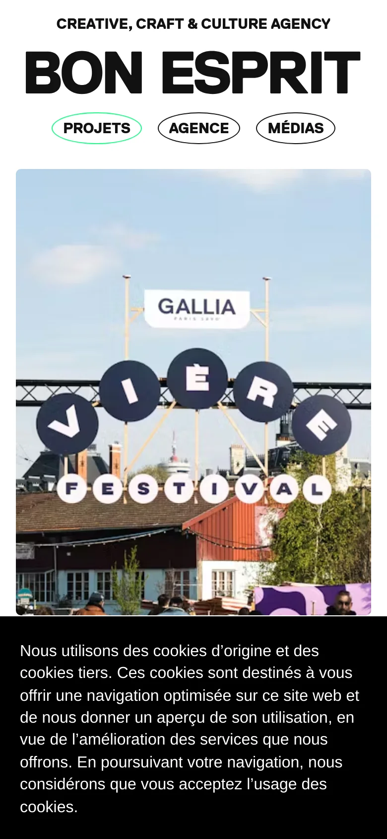 The mobile version maintains the clean white aesthetic but uses a vertical layout. The 'BON ESPRIT' logo is centered at the top, followed by a single-column view of the project gallery. The navigation links and filter buttons are stacked or condensed to fit the narrower screen width.
