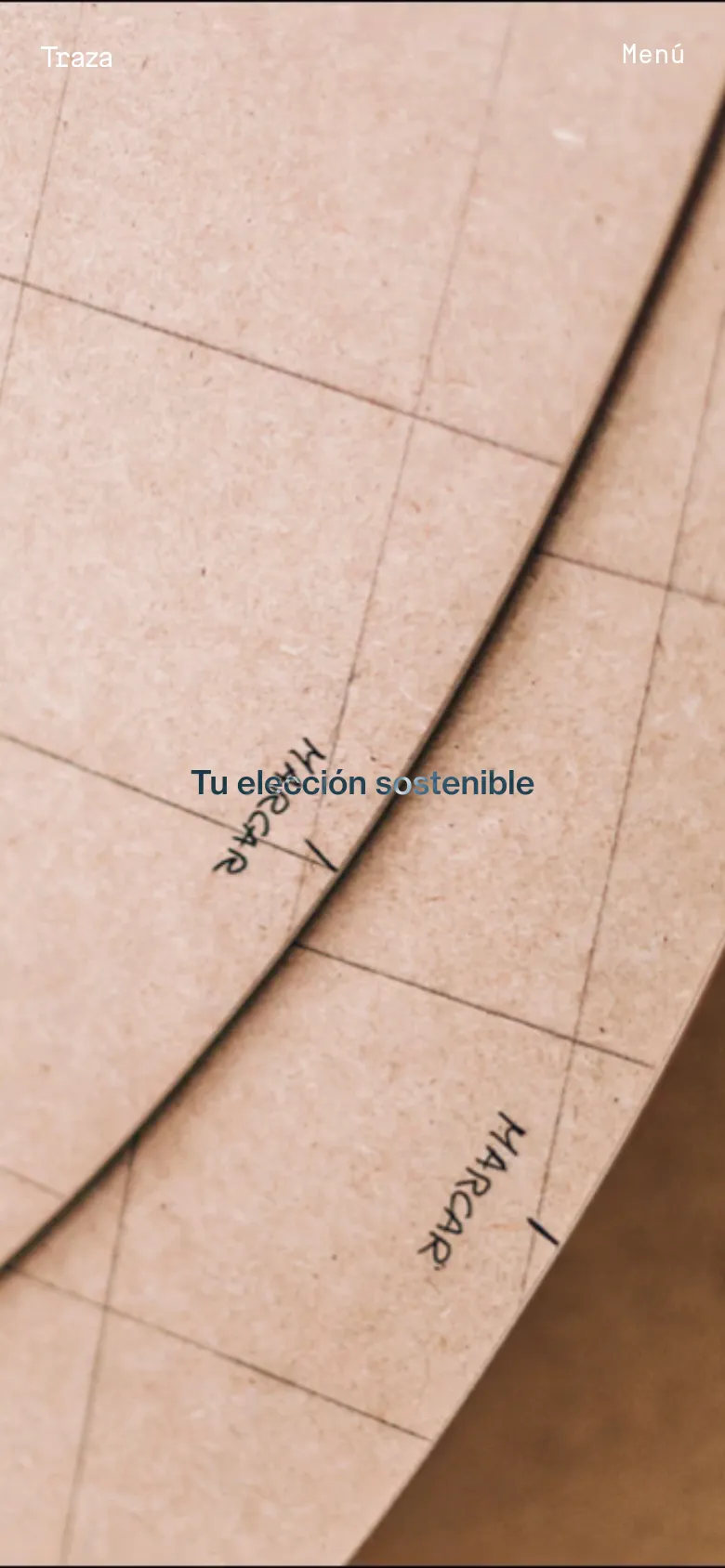 The mobile version simplifies the layout into a single vertical view, focusing on the textured material background. The navigation is condensed into a 'Menú' button at the top right, and the headline 'Tu elección sostenible' is positioned centrally over the image.