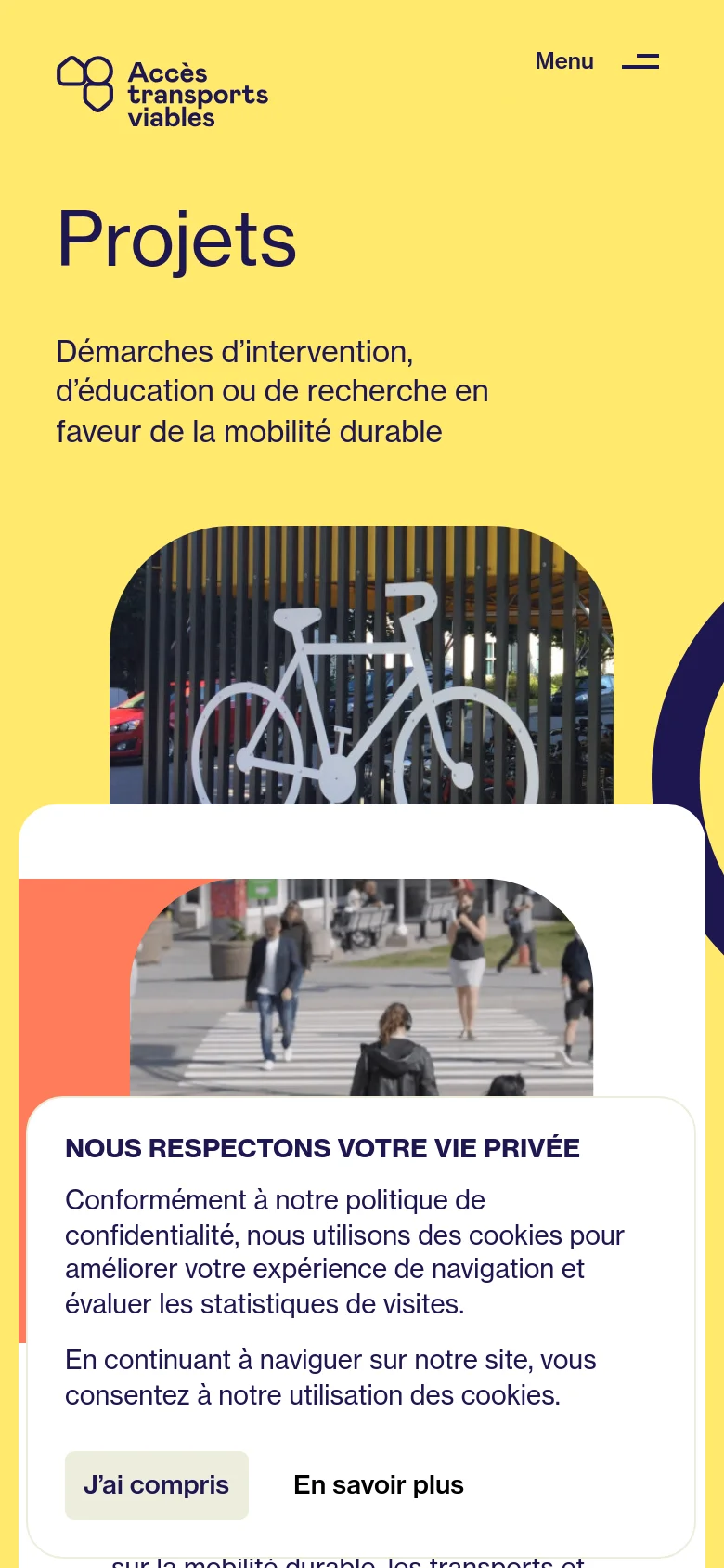 The mobile version maintains the yellow background and large 'Projets' heading but stacks elements vertically for a narrower view. The bicycle graphic is partially visible, and the navigation menu is condensed into a hamburger icon at the top right. The cookie consent banner occupies the bottom portion of the screen.