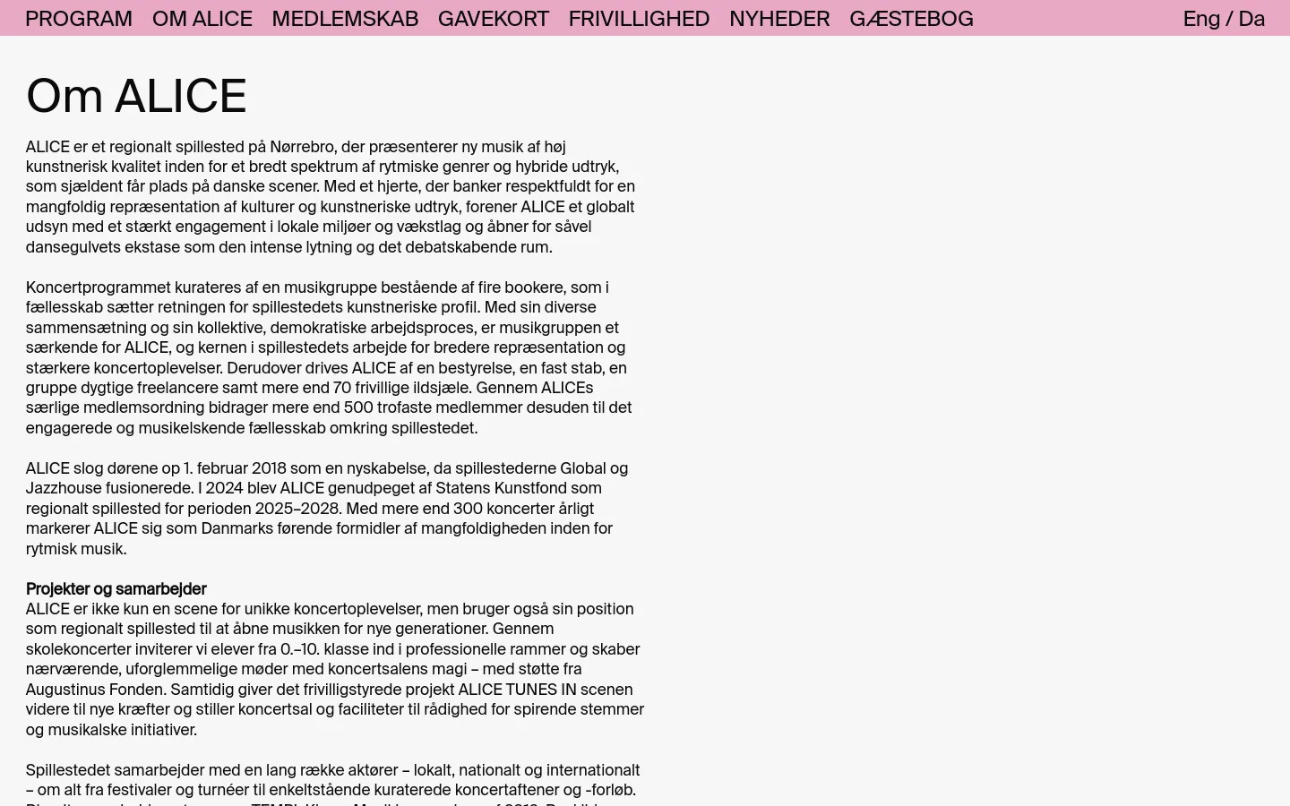 The desktop version features a minimalist layout with a white background and black text. A top navigation bar includes links like Program, Om ALICE, and Medlemskab, while the main content area displays the large headline 'Om ALICE' followed by several paragraphs of text describing the venue.