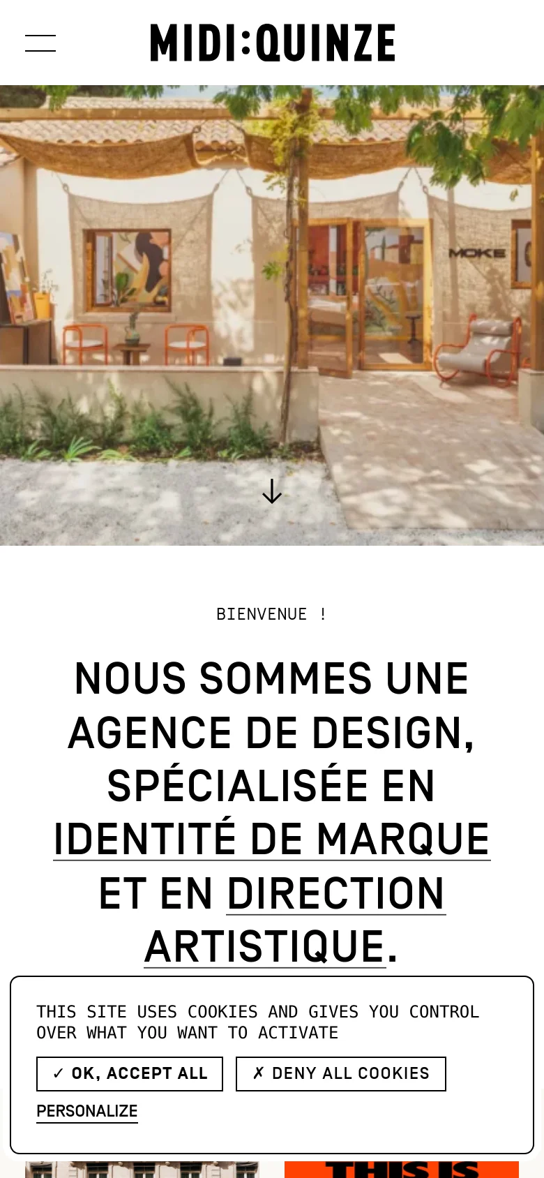 The mobile version maintains the sunlit courtyard hero image but scales it to fit a vertical aspect ratio, with the 'MIDI:QUINZE' logo centered prominently above the image. The navigation is simplified, and the large introductory text is stacked vertically to accommodate the narrower screen width. The cookie consent banner remains visible at the bottom of the viewport.
