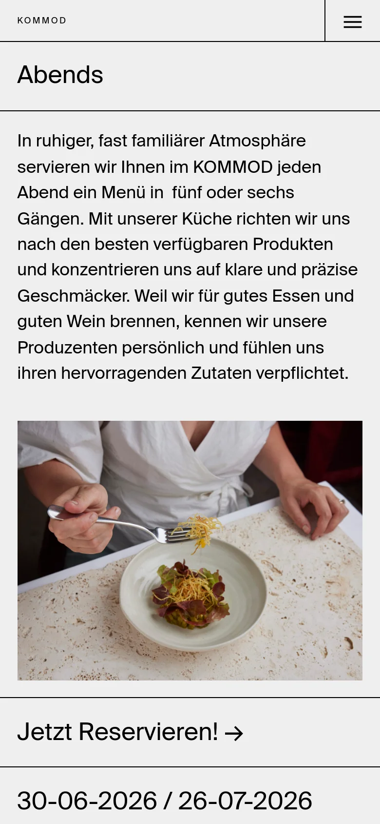 The mobile version uses a single-column layout with the 'Abends' headline at the top. The introductory text is followed by the large hero image of a chef plating food, and the 'Jetzt Reservieren!' button is placed prominently below the image. The desktop grid navigation is replaced by a hamburger menu icon in the top right corner.