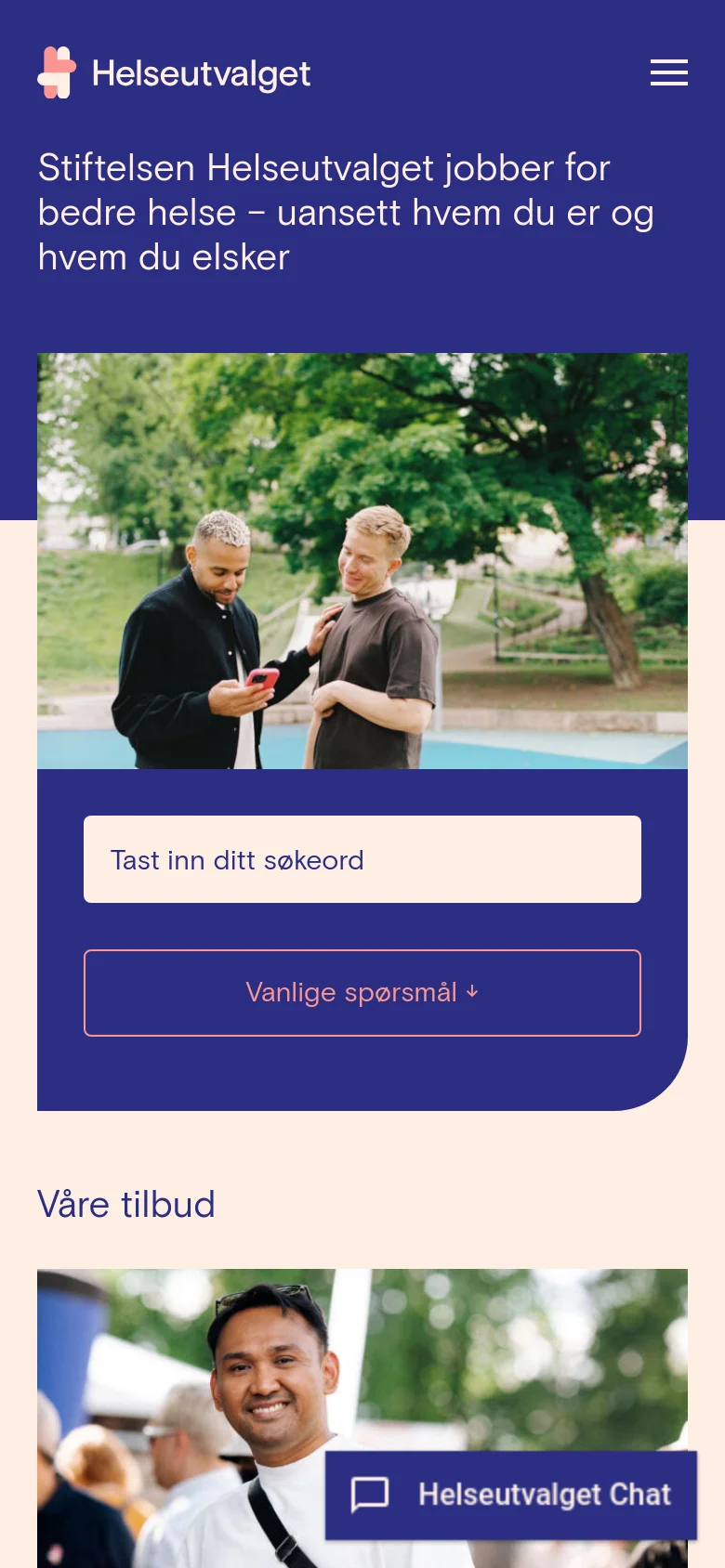 The mobile version uses a simplified layout with a hamburger menu icon in the top right and the logo on the left. The hero headline and large outdoor photograph are stacked vertically, followed by the search bar and 'Vanlige spørsmål' button. The 'Helseutvalget Chat' button remains fixed at the bottom right of the screen.