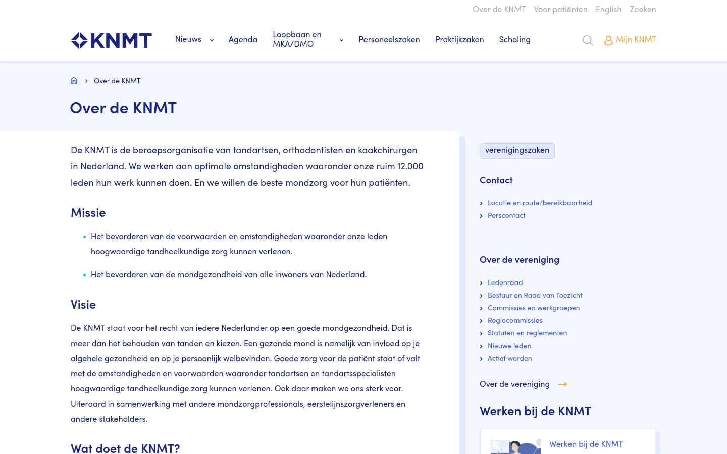 The desktop page features a clean, white layout with a light blue header section containing the title 'Over de KNMT'. The main content area uses dark blue text on a white background, organized with clear headings for Mission, Vision, and 'What does the KNMT do?'. A right-hand sidebar contains navigation links for 'verenigingszaken', 'Contact', and 'Over de vereniging' on a light grey background.