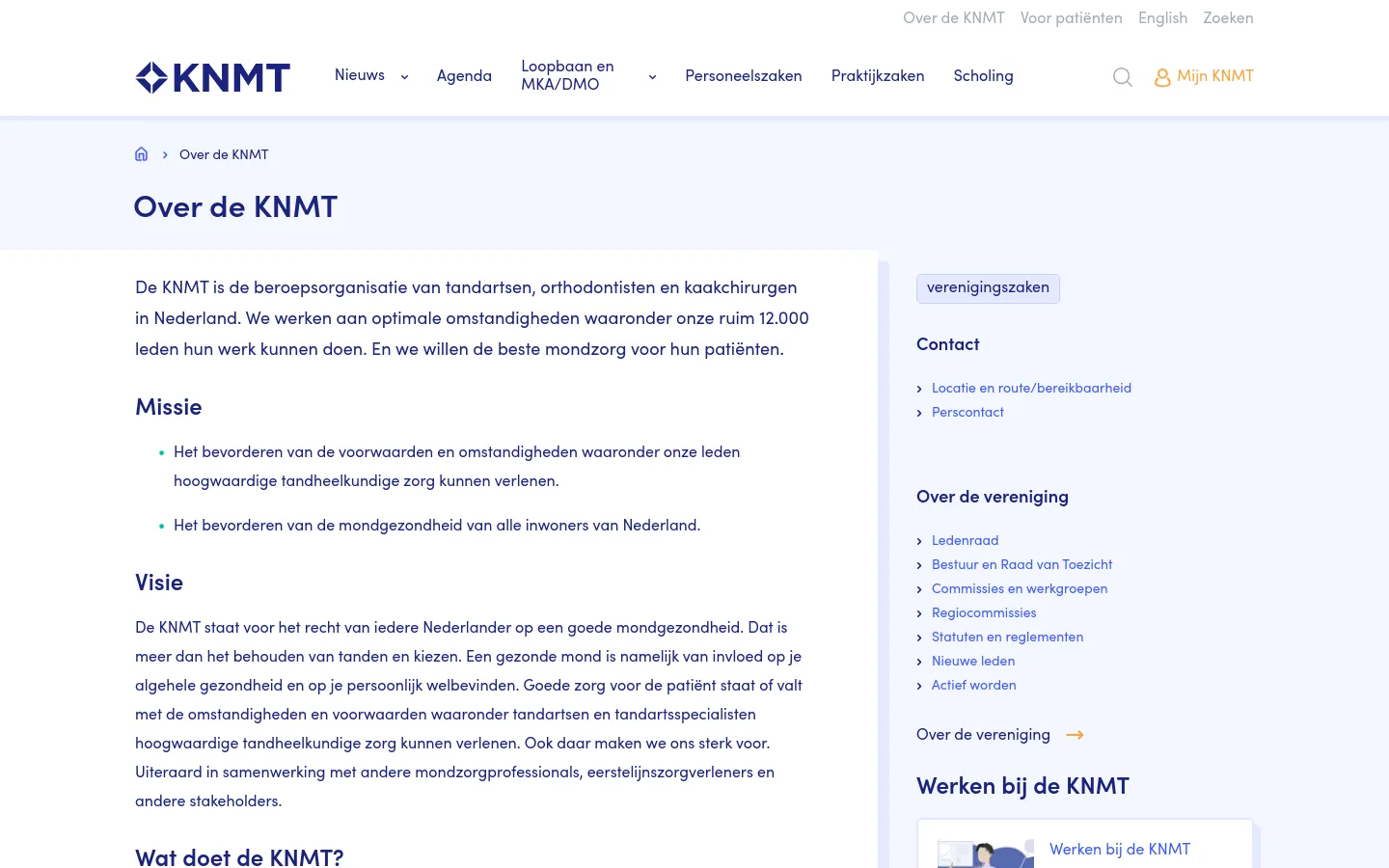The desktop page features a clean, white layout with a light blue header section containing the title 'Over de KNMT'. The main content area uses dark blue text on a white background, organized with clear headings for Mission, Vision, and 'What does the KNMT do?'. A right-hand sidebar contains navigation links for 'verenigingszaken', 'Contact', and 'Over de vereniging' on a light grey background.