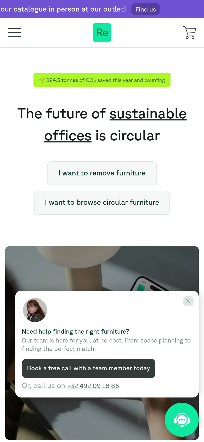 The mobile version presents a simplified vertical layout with a hamburger menu icon and a shopping cart icon in the header. The hero headline and CO2 savings badge are centered, followed by two large, stacked call-to-action buttons. A prominent floating chat icon is visible in the bottom right corner, and a help pop-up overlays the bottom half of the screen.