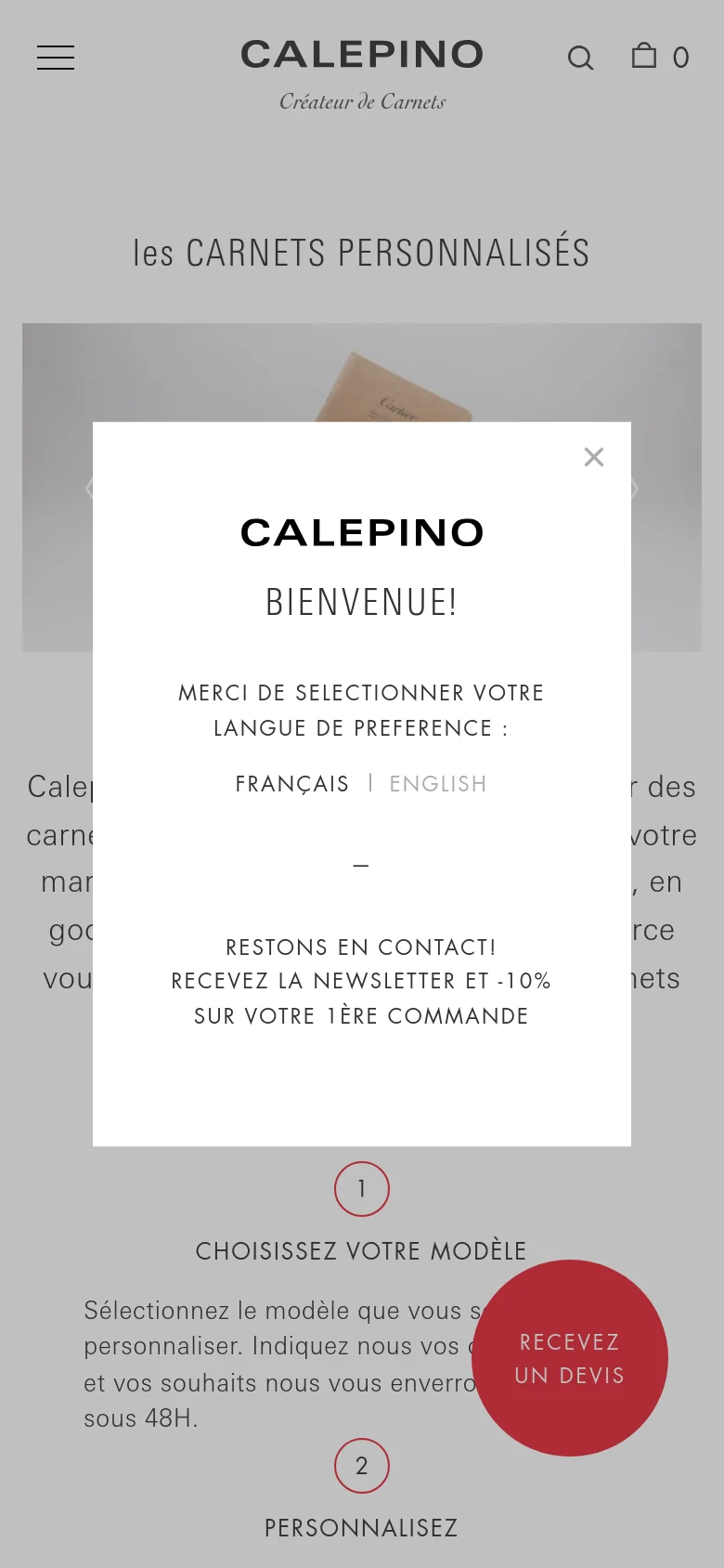 The mobile version presents a vertically stacked layout with a centered headline and a large hero image of patterned notebooks. A prominent white pop-up window covers the center of the screen, offering language selection between French and English, while a red circular 'RECEVEZ UN DEVIS' button remains fixed in the bottom right.