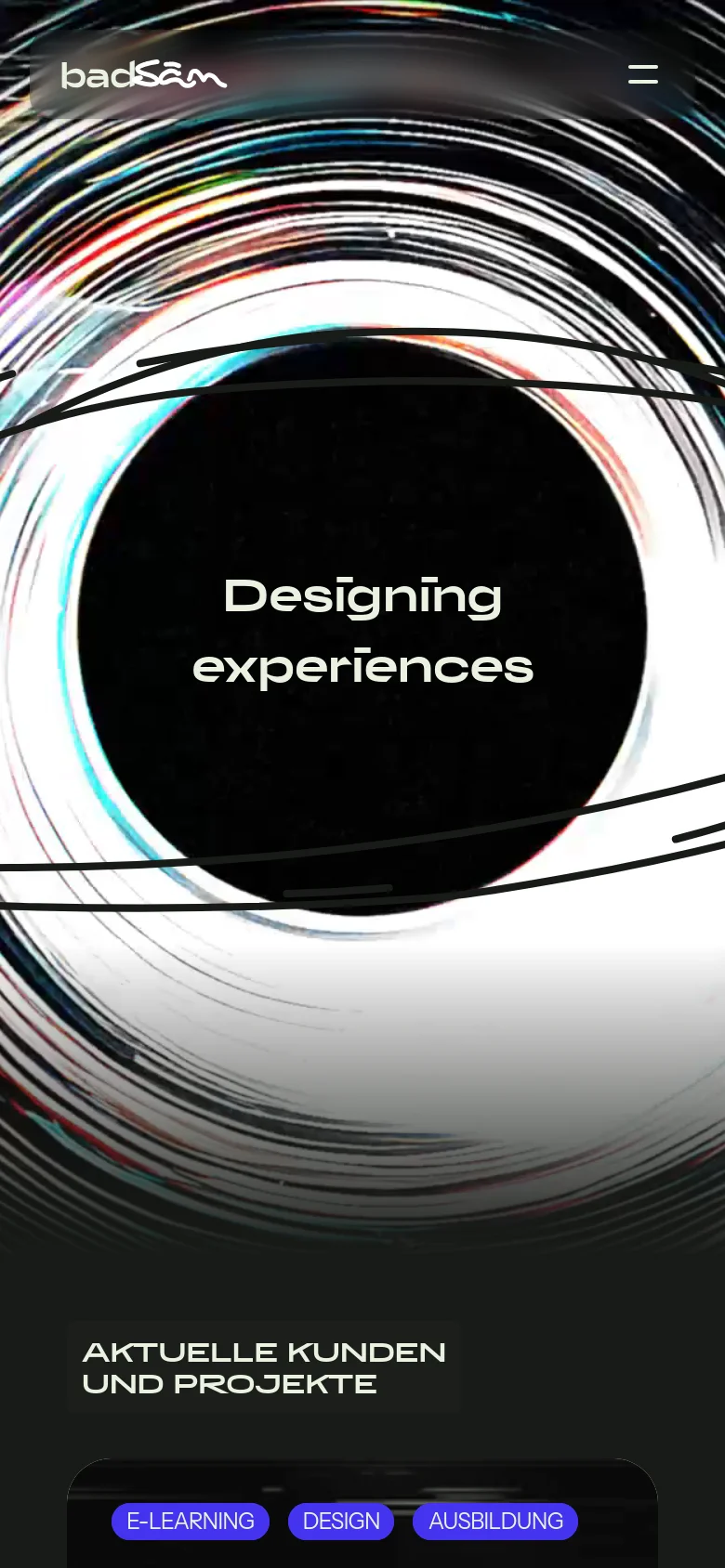 The mobile version presents a vertically stacked layout with the same swirling abstract hero graphic and 'Designing experiences' headline. The navigation bar is simplified, showing the logo and a hamburger menu icon on the right. The 'AKTUELLE KUNDEN UND PROJEKTE' section follows, with project tags appearing in a single column or smaller grid format to fit the narrow screen.