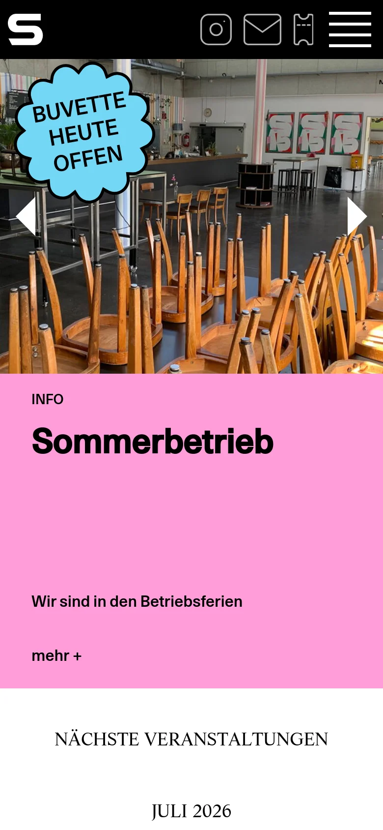 The mobile version presents a vertically stacked layout where the hero image of the cafe appears first, overlaid with a light blue 'Buvette Heute Offen' badge. Below the image, the bright pink information section with the 'Sommerbetrieb' headline and text follows. The navigation bar is simplified at the top with the logo, social icons, and a menu icon.