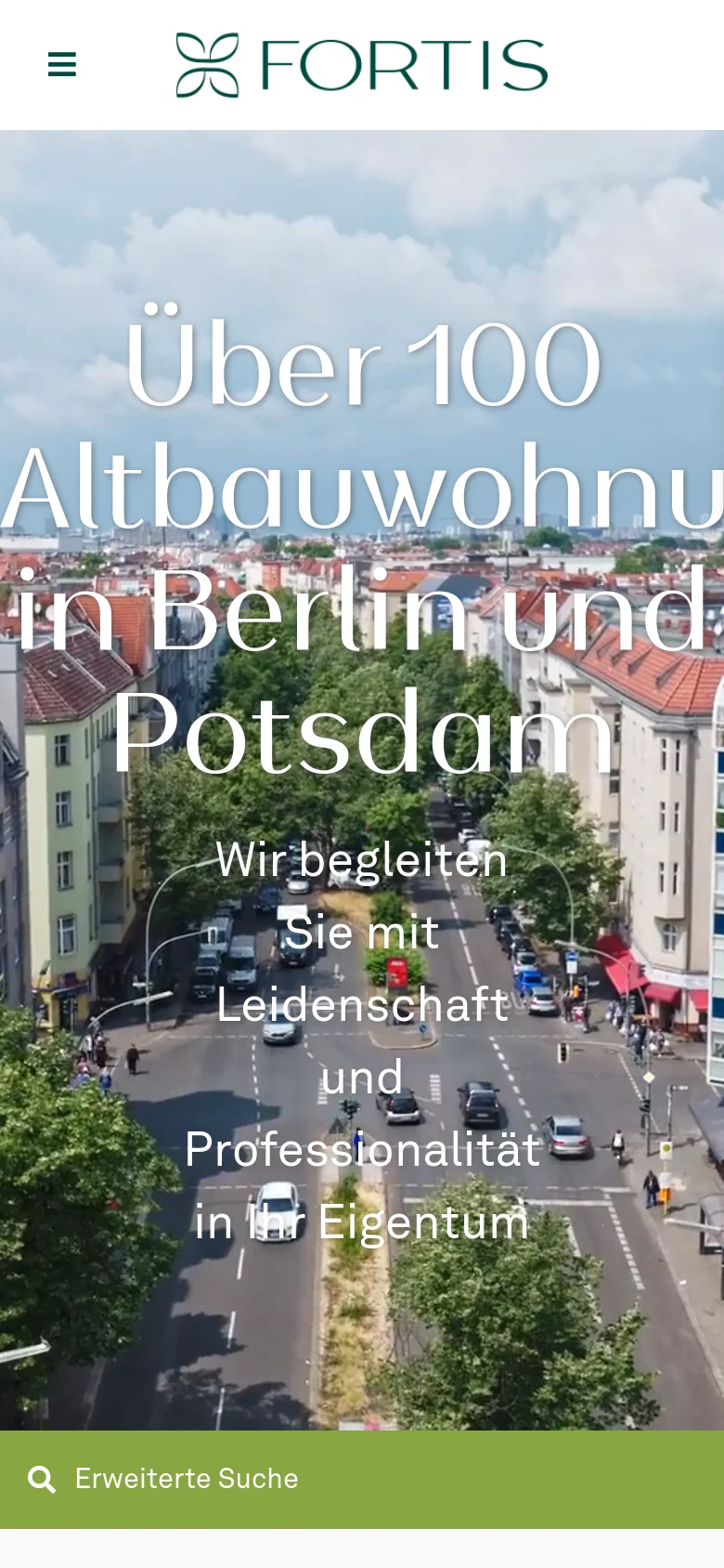 The mobile version shows a simplified layout with a hamburger menu icon and the Fortis logo at the top. The hero image of the Berlin cityscape is vertically oriented with the large white headline centered. A prominent green bar at the bottom provides a single call to action for 'Erweiterte Suche' (Advanced Search).
