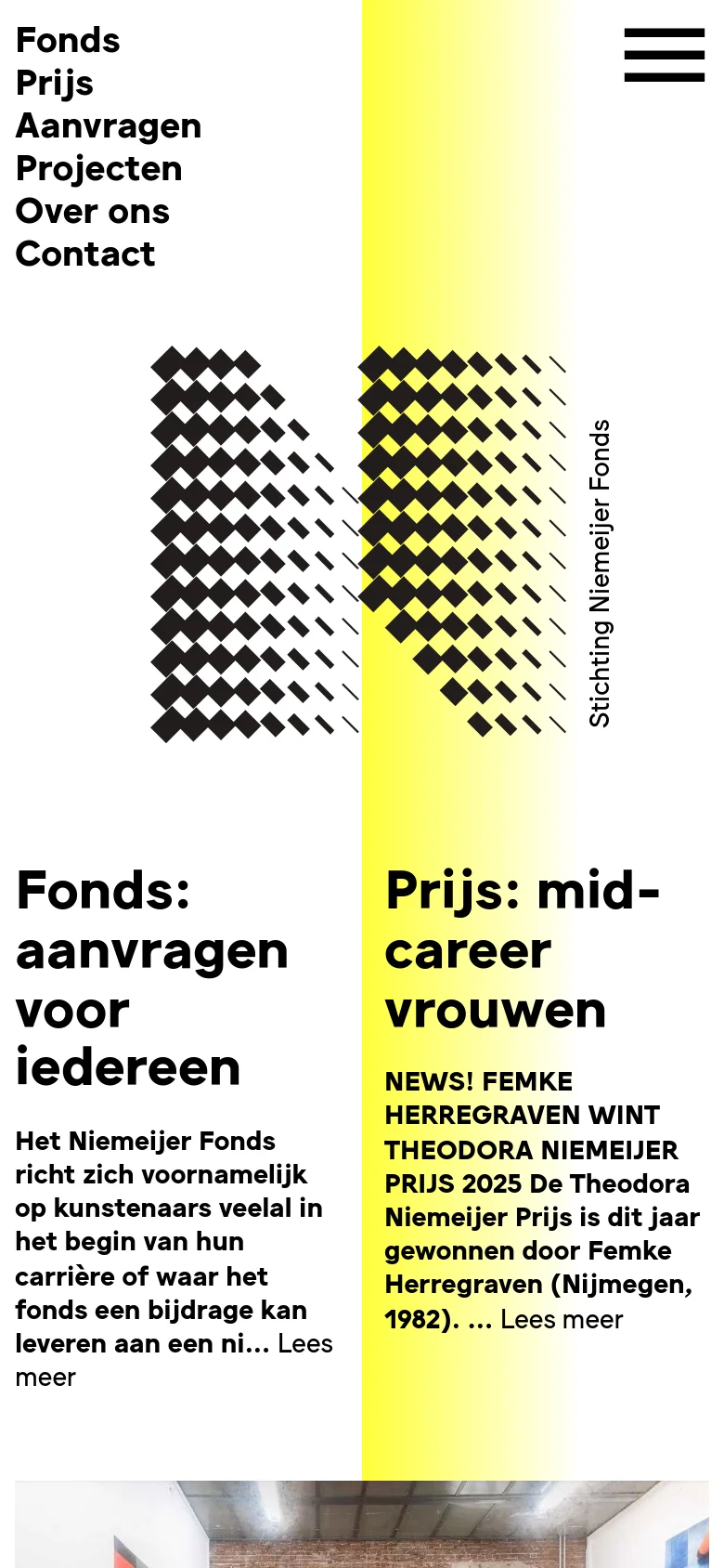 The mobile version uses a single-column vertical layout with the navigation menu collapsed into a hamburger icon at the top right. The split-screen color scheme is maintained, with the diamond graphic and headlines stacked vertically, prioritizing the 'Fonds' section followed by the 'Prijs' section.