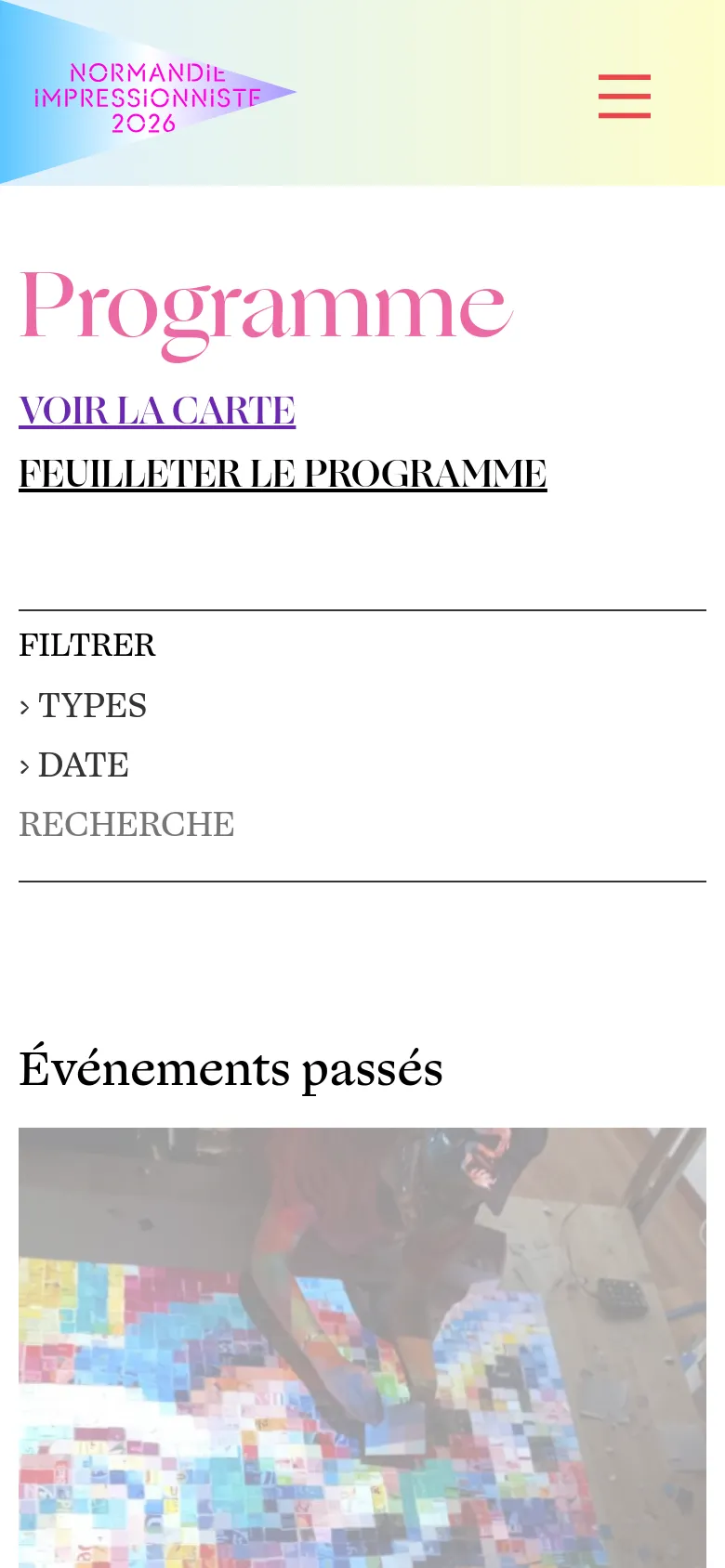 The mobile version presents a simplified vertical layout with the 'Programme' title and primary links stacked prominently at the top. The filtering options are listed vertically, and the 'Événements passés' section follows, showing large, full-width event imagery.