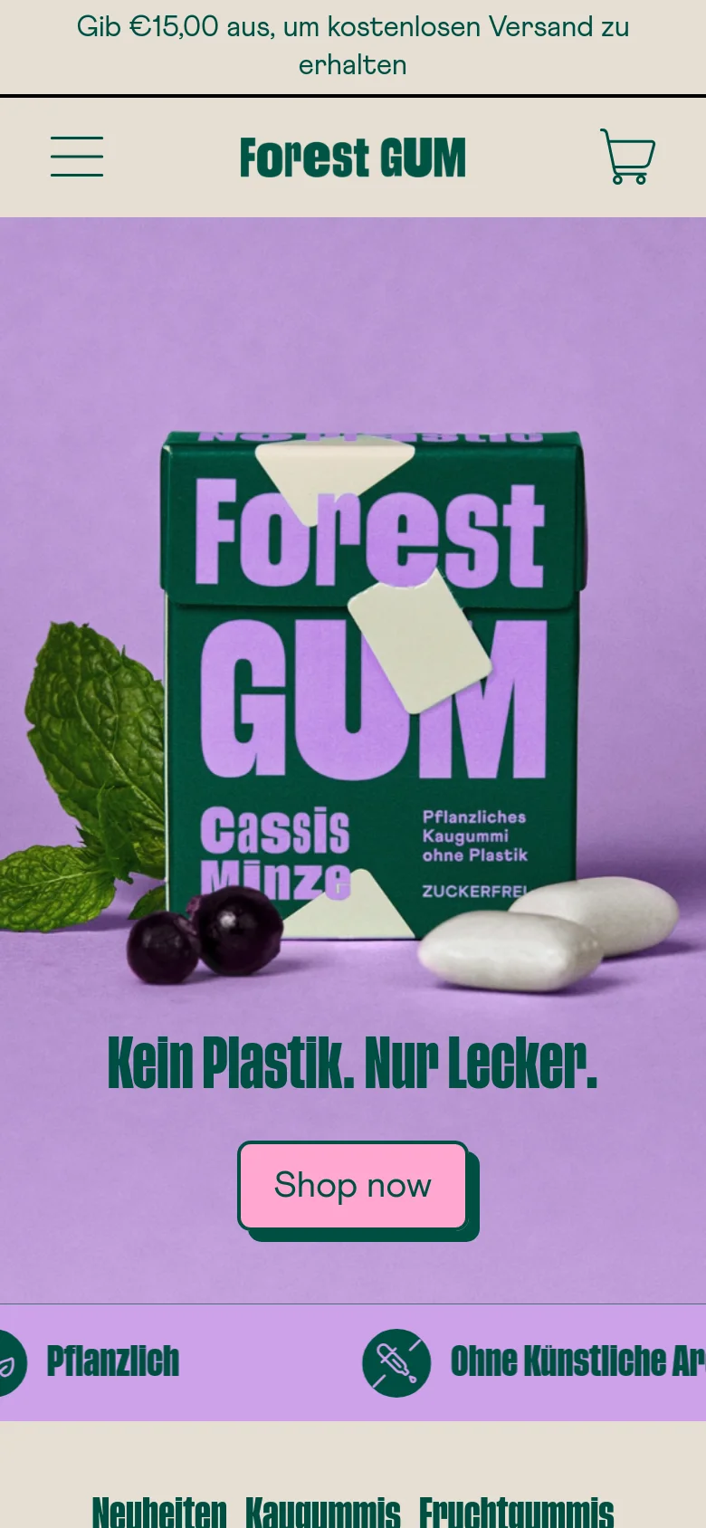 The mobile version displays a simplified layout with a hamburger menu icon on the left and a shopping cart on the right. The hero section shows a close-up of a green Forest Gum box with mint leaves and berries against a purple background, featuring the headline 'Kein Plastik. Nur Lecker.' and a pink 'Shop now' button.