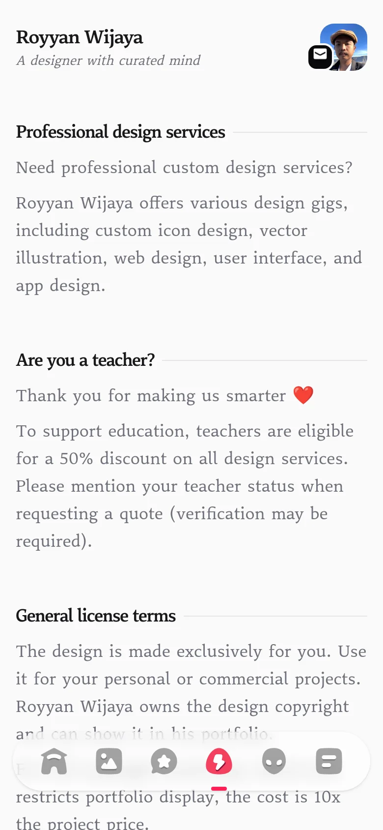 The mobile version uses a single-column vertical layout optimized for small screens. A sticky bottom navigation bar with icons for home, gallery, favorites, and more is present, and the text is scaled for readability on a narrow viewport.