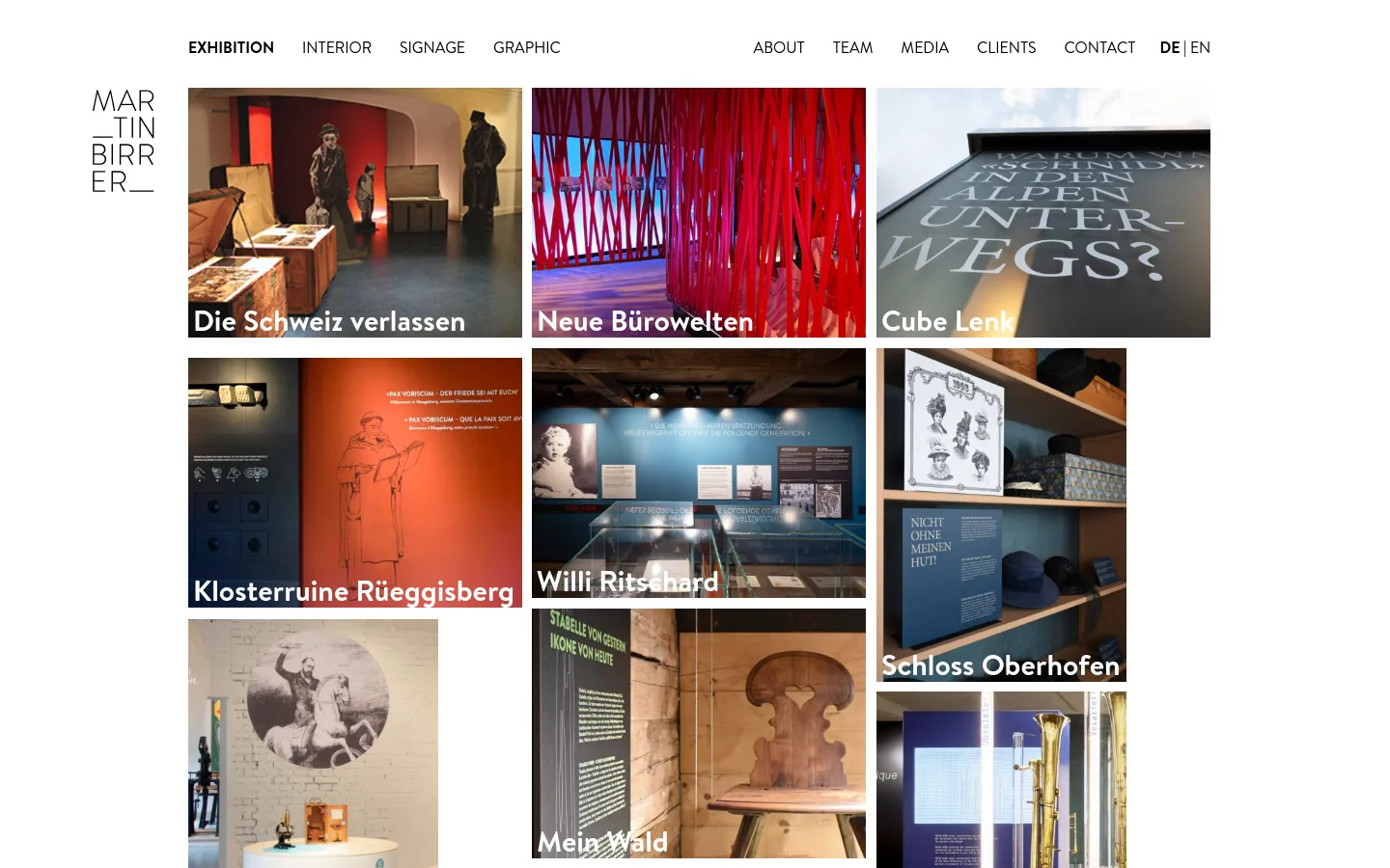The desktop version shows a minimalist design portfolio page for exhibition design with a white background and black typography. A grid of large, high-quality project images features titles like 'Die Schweiz verlassen' and 'Neue Bürowelten' overlaid on the photos. The navigation menu is split between categories on the left and company information on the right.