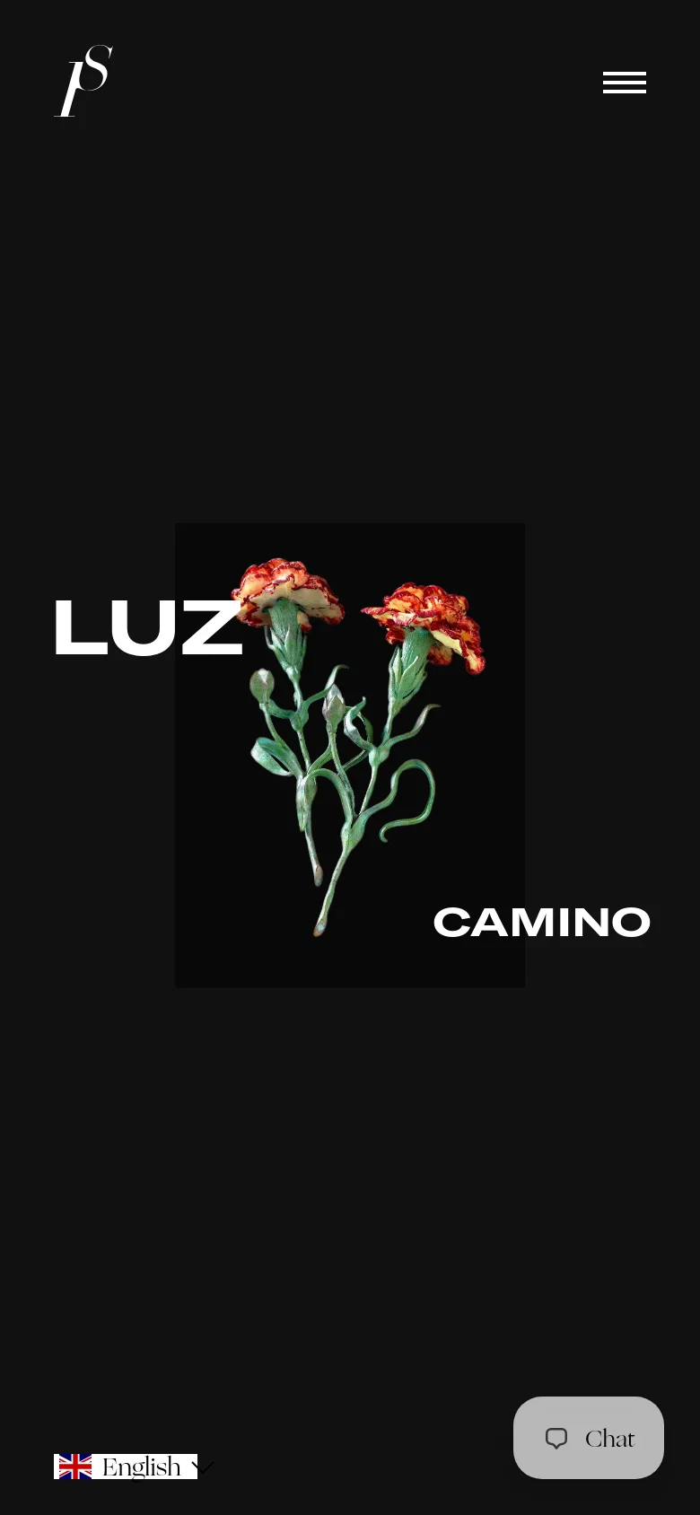 The mobile version maintains the dark, minimalist aesthetic but scales the central floral image and white text to fit a vertical orientation. The 'LUZ' and 'CAMINO' text wraps around the central carnation image, and the navigation menu and language selector are optimized for a smaller screen.