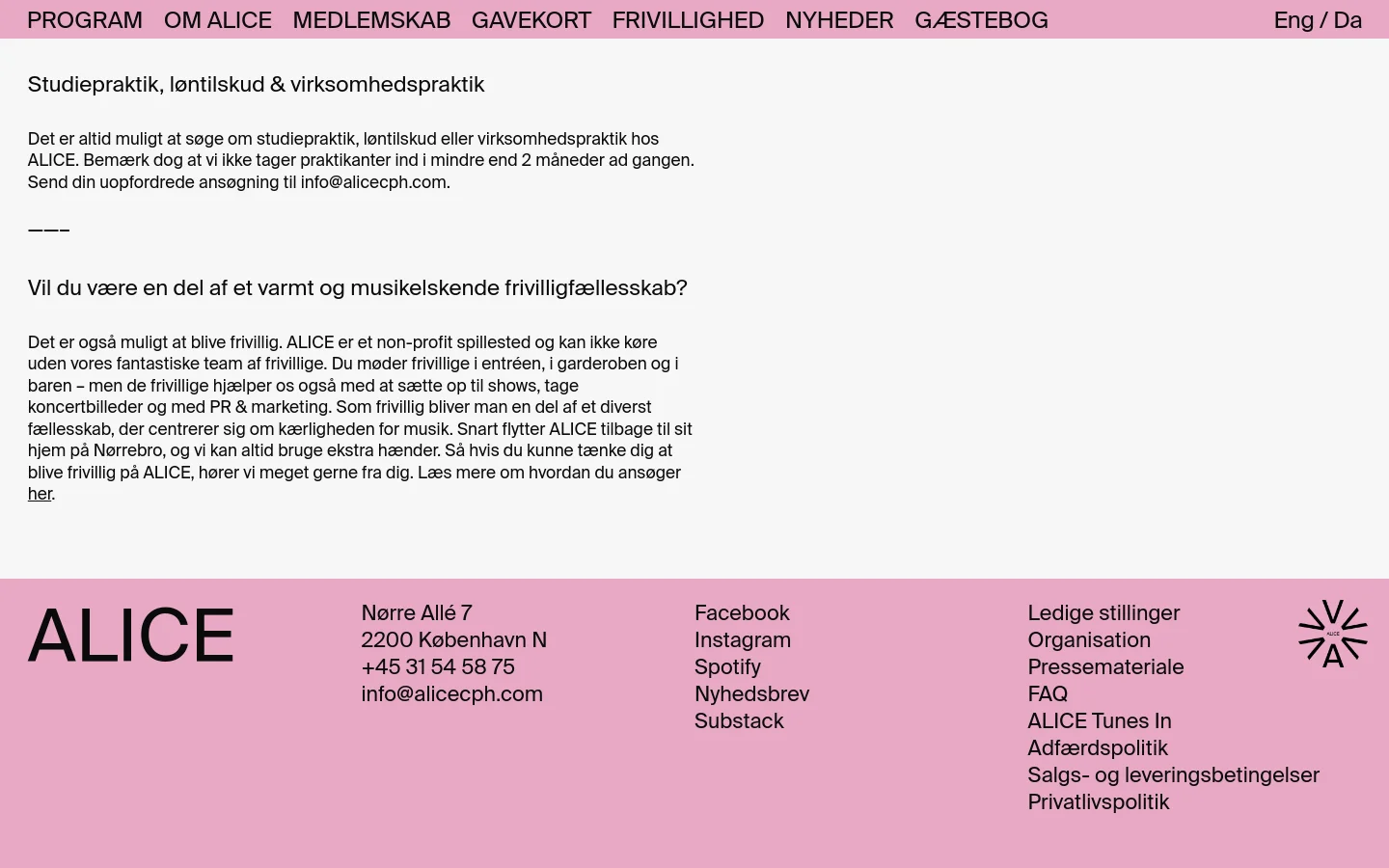 The desktop page features a minimalist design with a light pink background and black text. A top navigation bar includes links like Program, Om ALICE, and Medlemskab, while the main content area contains two text sections regarding internships and volunteering. The footer displays the ALICE logo, contact information, social media links, and site navigation.